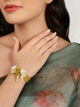 SAMPAGUITA SHELL BRACELET - House of Doro